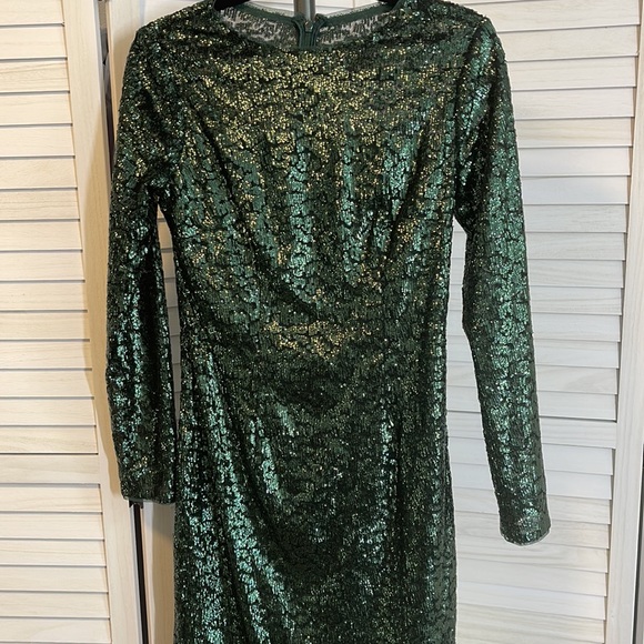 Carmen Marc Valvo Infusion Green Sequined Long Sleeve Sheath Dress Size 2 - Picture 11 of 11